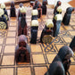 Hnefatafl - Gioco Vichingo - Dettaglio della Tavola da gioco in legno e pelle con pedine.